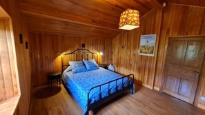 2 chambres, fer et planche à repasser, draps fournis