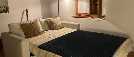 2 chambres, fer et planche Ă repasser, draps fournis