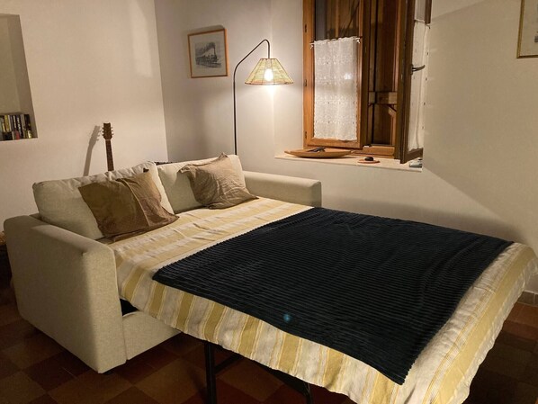 2 chambres, fer et planche à repasser, draps fournis