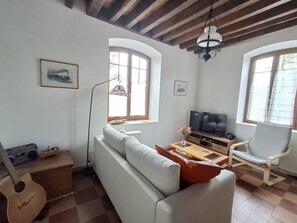 Télévision, cheminée