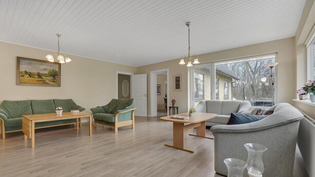 Uklassifisert bilde, 1 av 19, knapp