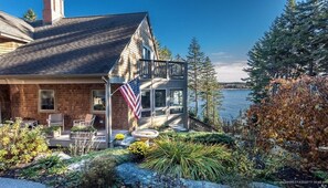 Terrace/patio - Salt Cottage…oceanfront solitude in Maine (Phippsburg)