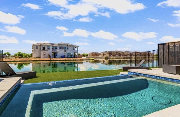 A heated pool - Amazing Lake Views | Pool | Spa | Park | BBQ Grill | Pool Table (Indio)