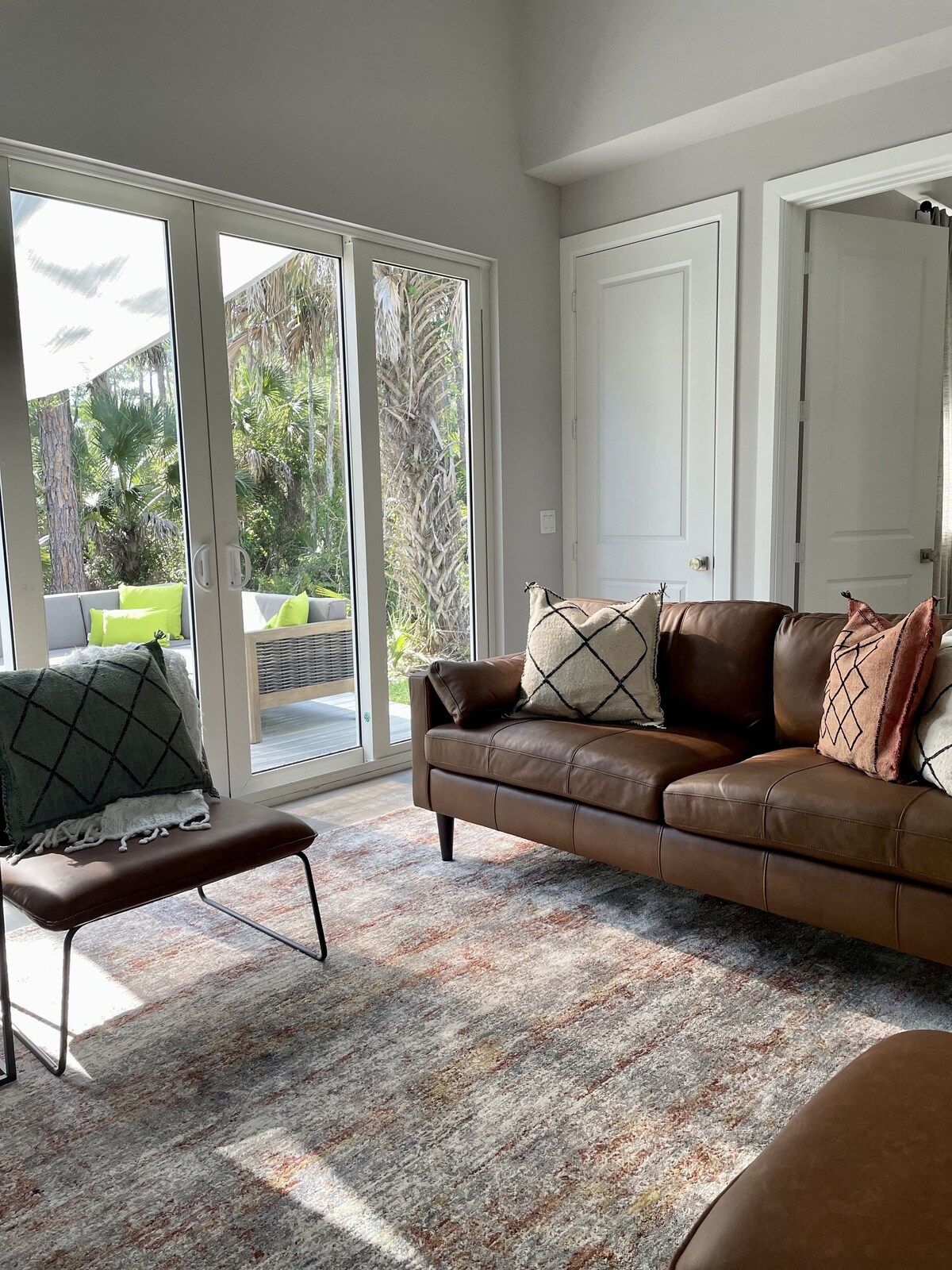 Photo 3 of Moninanu - Modern Wooded Cottage in North Naples