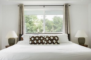 3 bedrooms, travel cot, WiFi, bed sheets