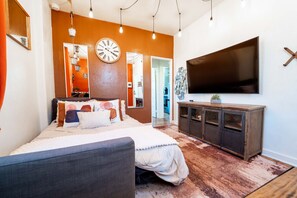 4 soveværelser, skrivebord, strygejern/strygebræt, weekendseng