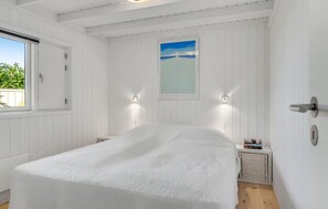 3 makuuhuonetta, silitysrauta/-lauta, ilmainen Wi-Fi