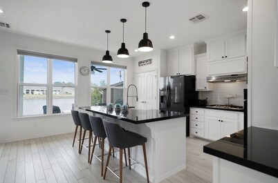 New Waterfront House with Golf Cart!