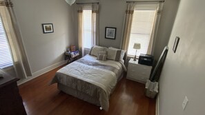 2 bedrooms, iron/ironing board, free WiFi, bed sheets