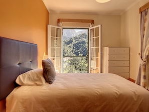 3 chambres, fer et planche à repasser, lit parapluie, Wi-Fi gratuit