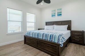 3 bedrooms, WiFi, bed sheets - Spacious, family friendly few steps from the beach getaway (Bolivar Peninsula)