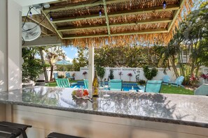 屋外ダイニングエリア