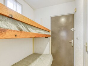 Interior - Lovely apartment for 4 people with WIFI, TV, terrace and pets allowed (Saint-cyr-sur-mer)