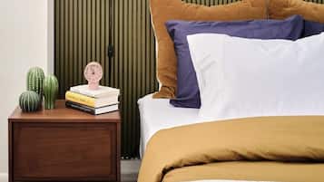 1 多间卧室、客房内保险箱、办公桌、熨斗/熨衣板