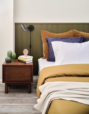 1 chambre, coffre-fort, bureau, fer et planche à repasser