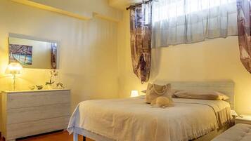 1 chambre, fer et planche à repasser, lit parapluie, Wi-Fi gratuit