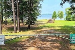 Miscellaneous - Fish Cabin at the Pines (Jefferson)