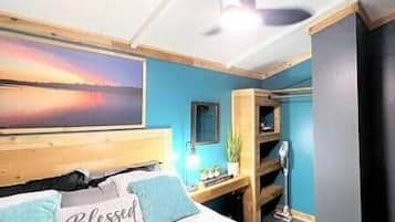2 bedrooms, iron/ironing board, free WiFi, bed sheets