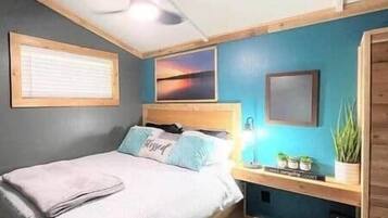 2 bedrooms, iron/ironing board, free WiFi, bed sheets