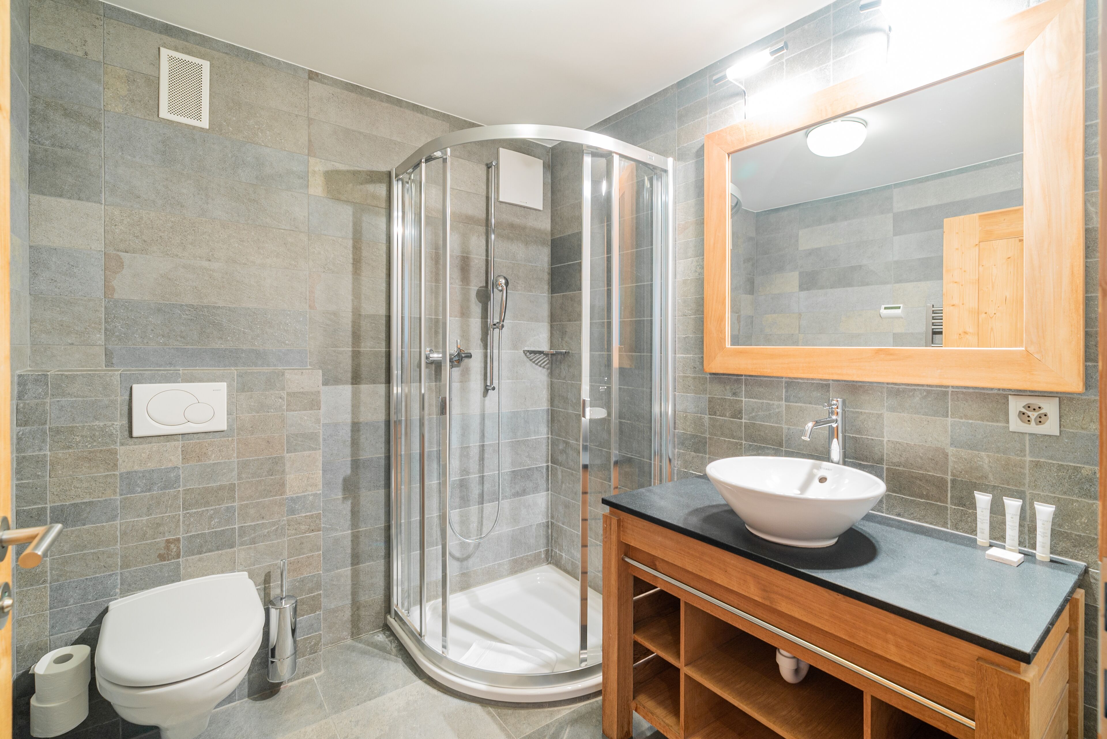 Comfort-Apartment | Dusche im Bad