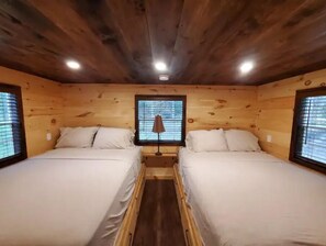 1 quarto, Wi-Fi de cortesia, roupa de cama