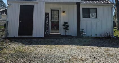 The White House w/ Hot Tub Portage Lakes Fenced Yard Pet-Friendly!