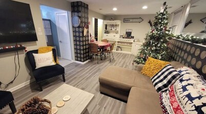 The White House w/ Hot Tub Portage Lakes Fenced Yard Pet-Friendly!