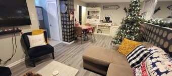 The White House w/ Hot Tub Portage Lakes Fenced Yard Pet-Friendly!