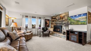 智能电视、壁炉