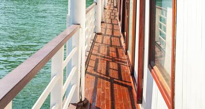 halong marina bay cruise