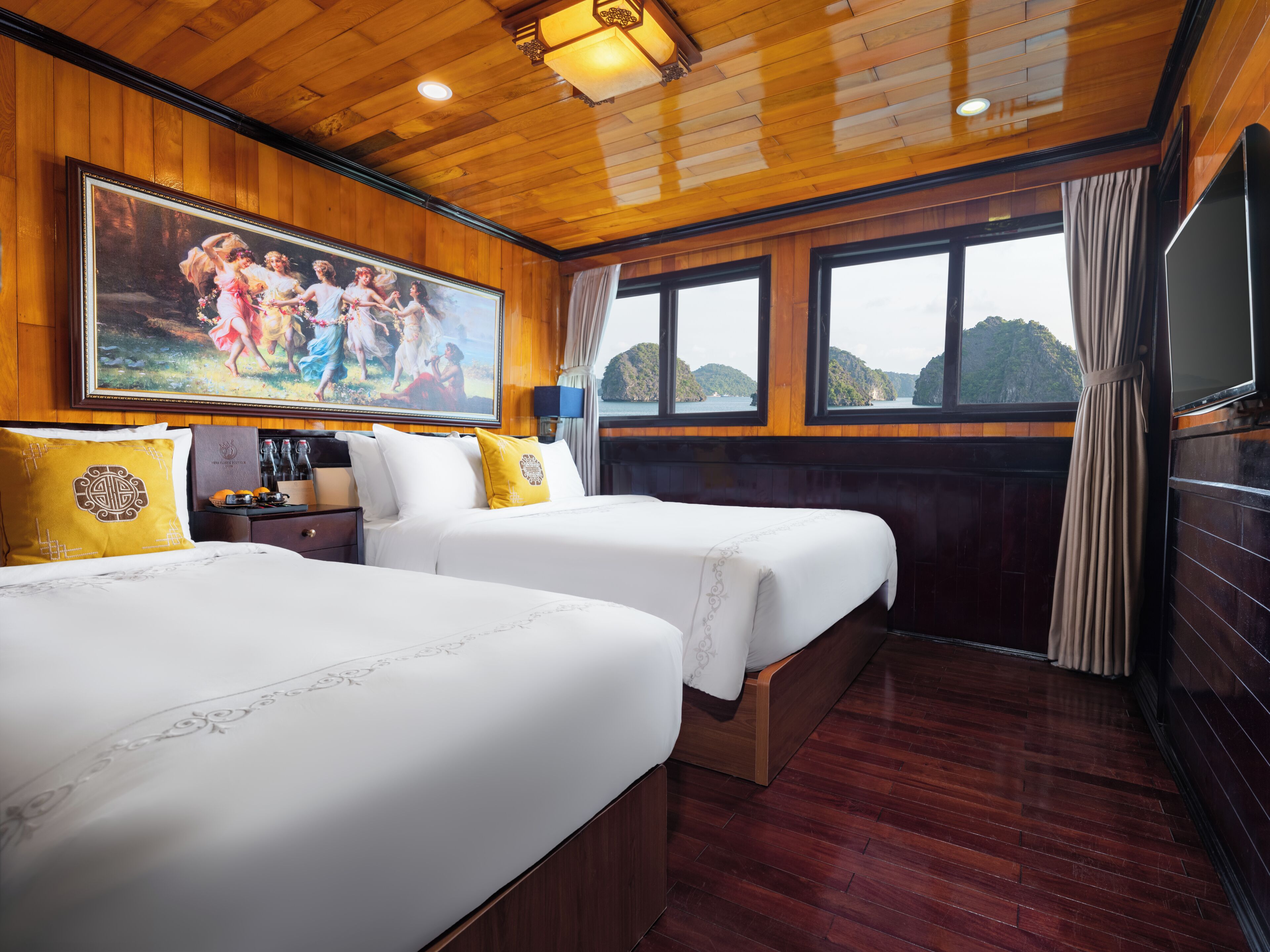 Family Triple Room | Pillowtop beds, desk, blackout drapes, soundproofing