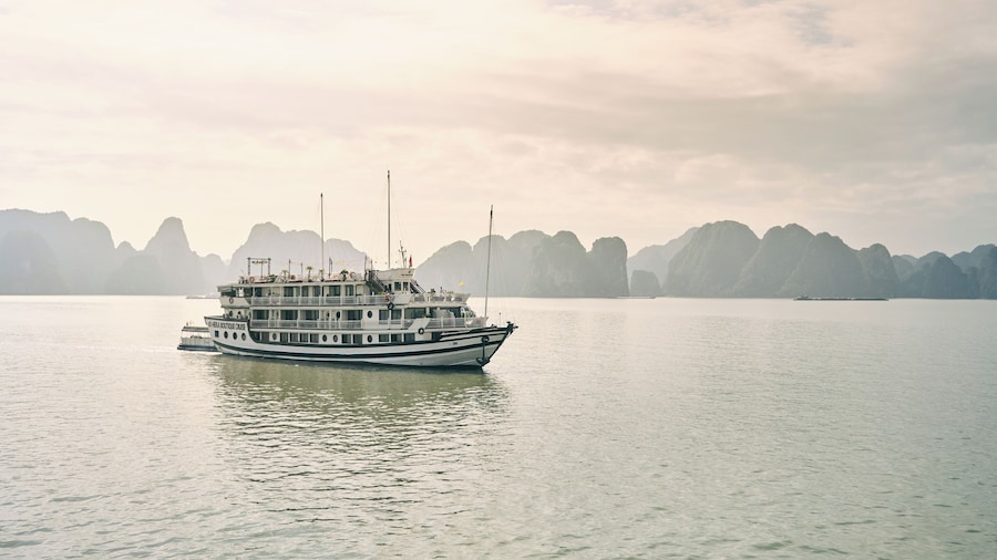 halong marina bay cruise