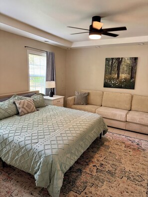 4 bedrooms, free WiFi, bed sheets