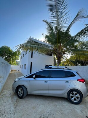 المنطقة المحيطة بالمنشأة