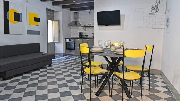 Loft Basic, 1 Tempat Tidur Double dengan tempat tidur Sofa | Tempat makan