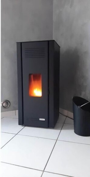 Interior - La Cour Pavée (Boulogne-sur-Mer)