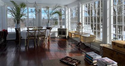 1840's Whaling Captain's Farm Estate, 6-10 guests