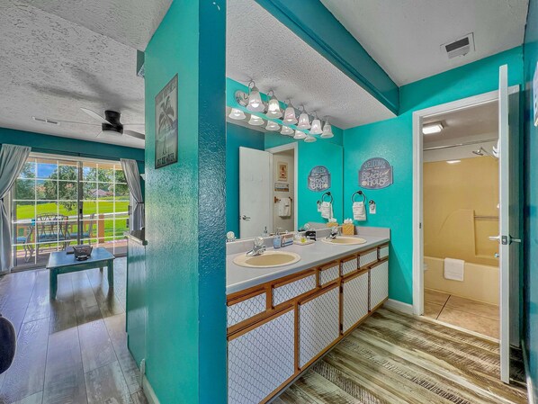 Interior - 181 Walk In No stairs, Beautiful, Cozy, Huge Patio (Branson)