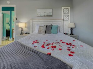 2 Schlafzimmer, Schreibtisch, Bügeleisen/Bügelbrett, Reisekinderbett