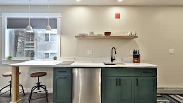 Studio | Private kitchen | Fridge, coffee/tea maker