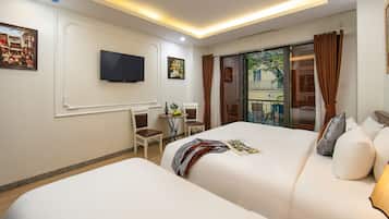 Executive Triple Room, Balcony, City View