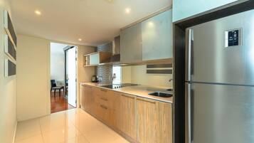 Chambre Exclusive | Cuisine privée | Réfrigérateur, micro-ondes dans l'espace commun, bouilloire électrique