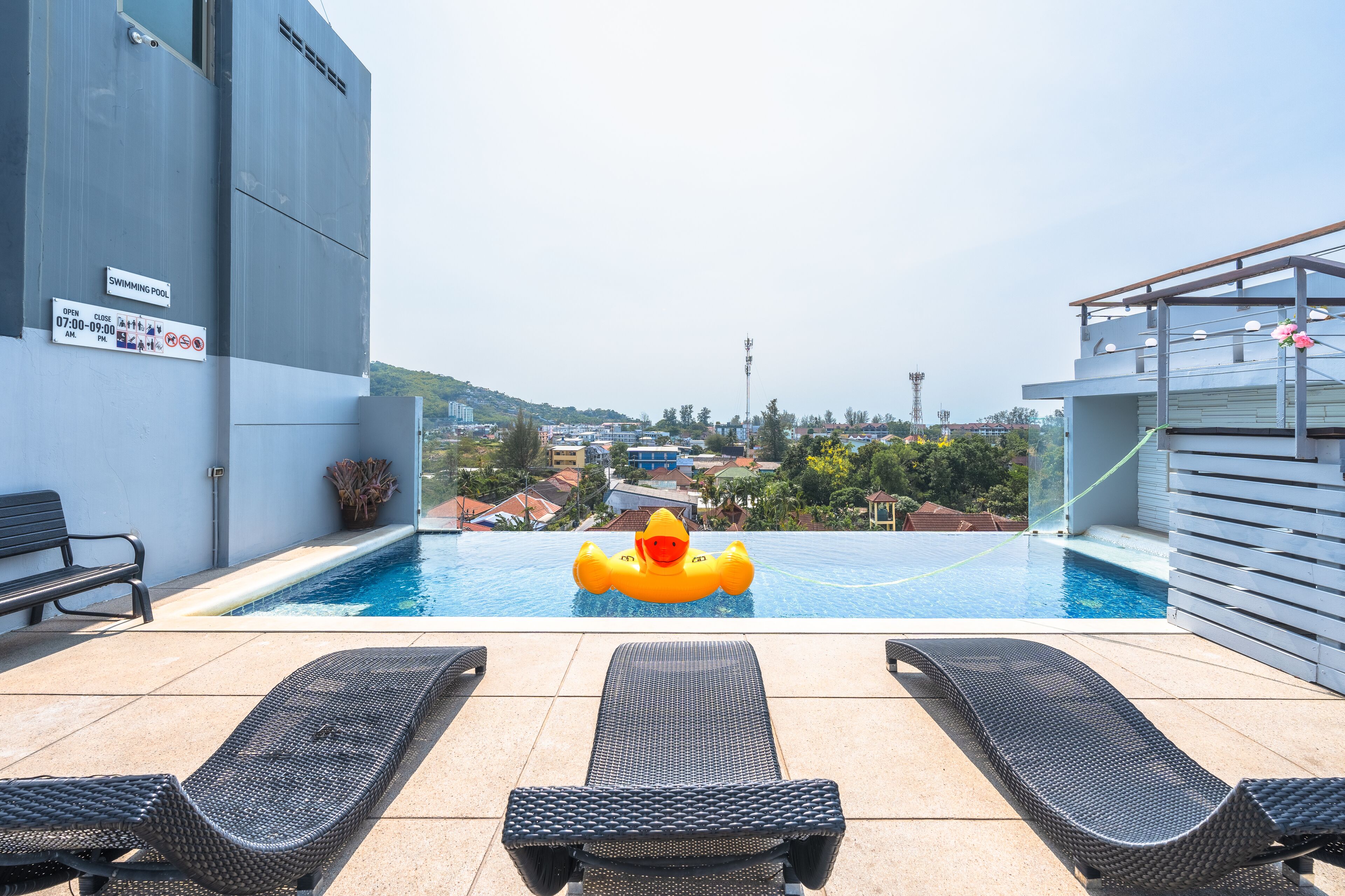 Kolam renang outdoor
