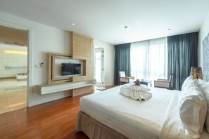 Escritorio, wifi gratis y ropa de cama 