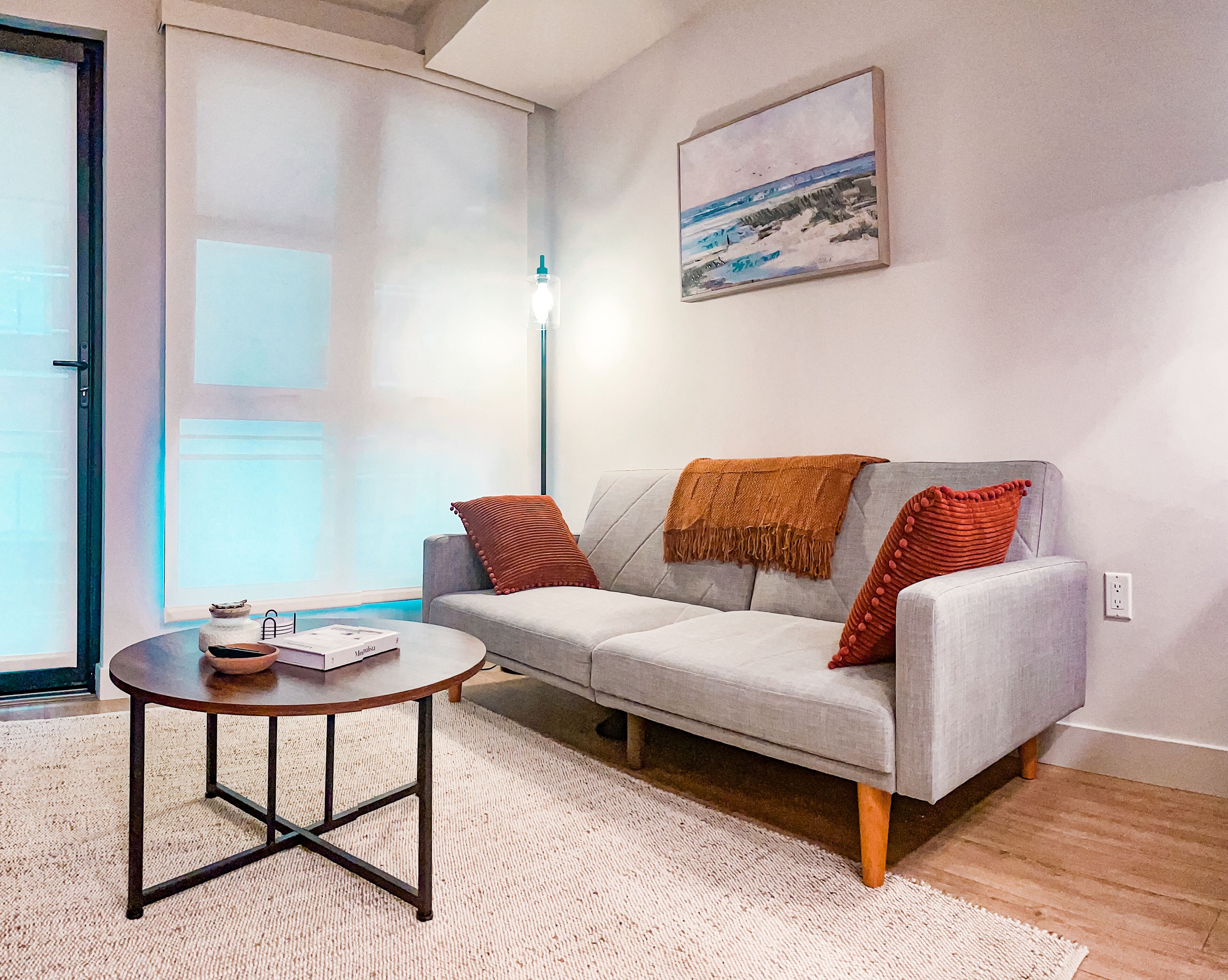 Luxury 1BDR l Heart of Santa Monica & Steps to the beach