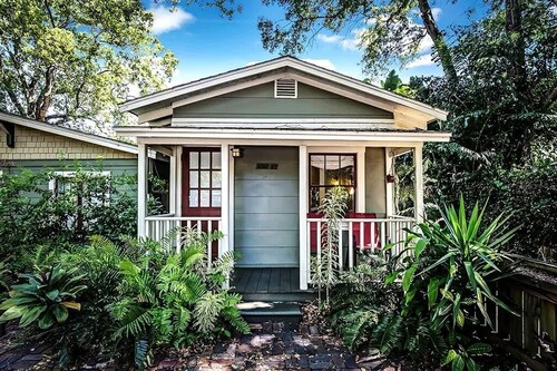 Historic Cottage from the Arts & Craft Era ★Award Wining★