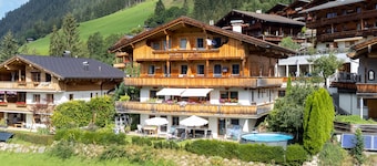 Large holiday flat, only 3.5km to the ski lift