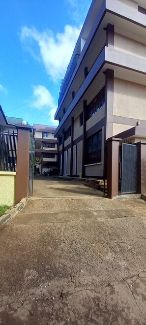 Exterior - Romantic and spacious with Mount kilimanjaro view (Kilimanjaro Region)