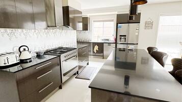 Microwave, dishwasher