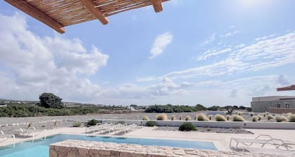 Stylish Beach House 4 BR w/pool - 1 min from the beach!